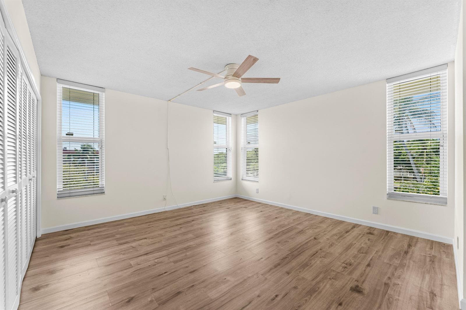 3100 NE 48th Court 415 photo 10