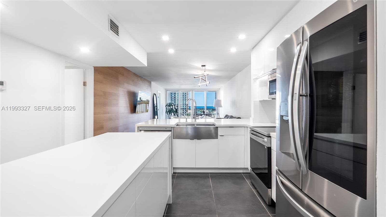 121 Golden Isles Dr 803 photo 6