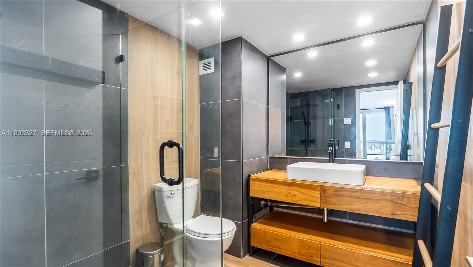 121 Golden Isles Dr 803 photo 20