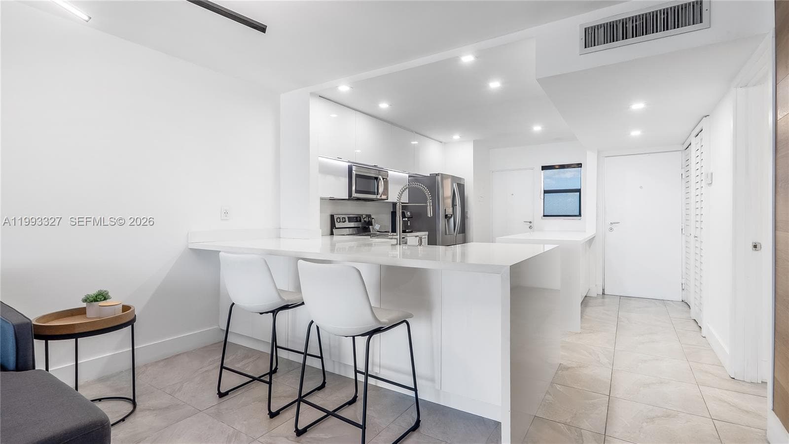 121 Golden Isles Dr 803 photo 9