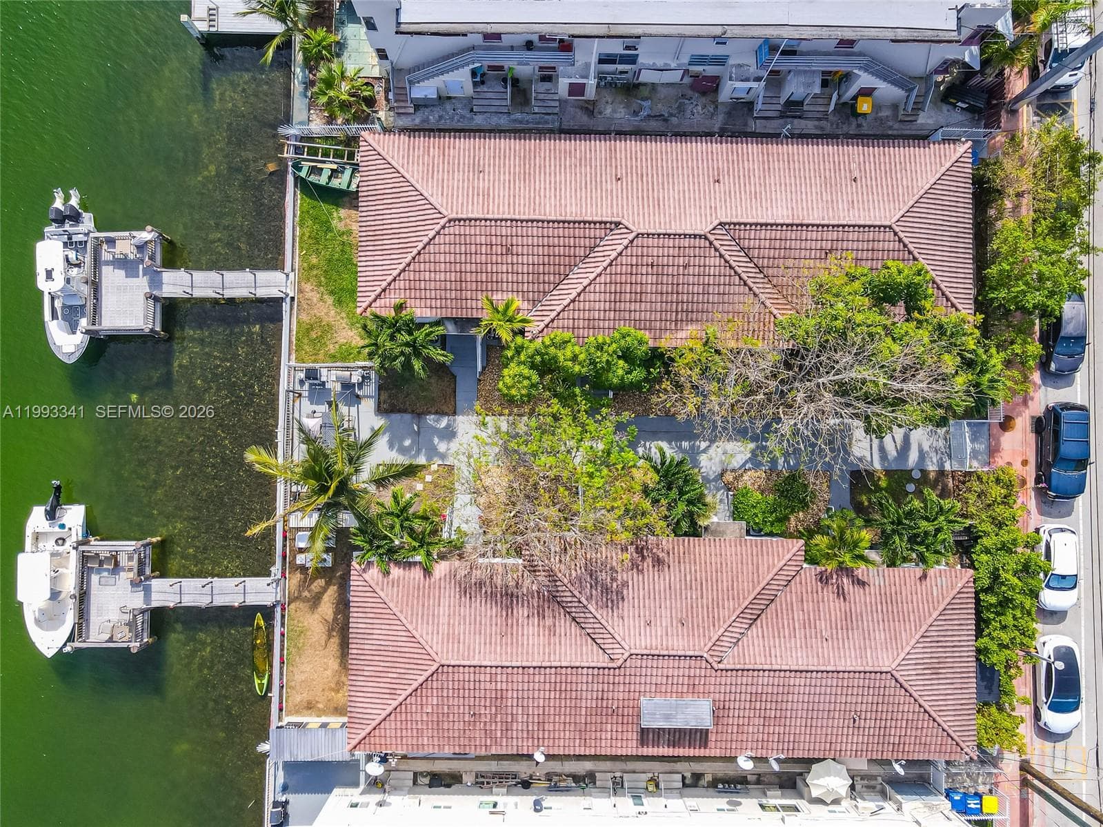 8335 Crespi Blvd 4 photo 17