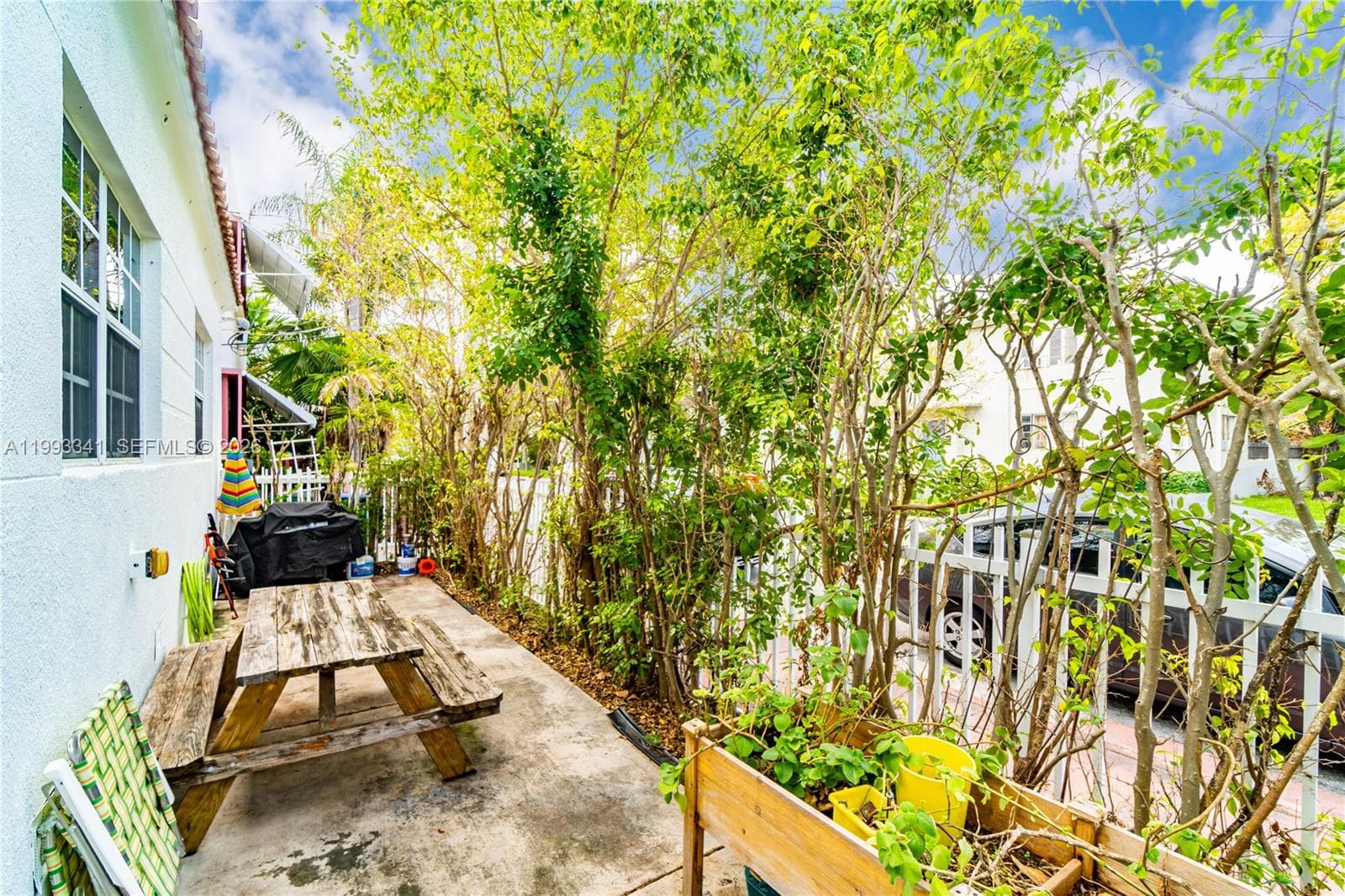 8335 Crespi Blvd 4 photo 14