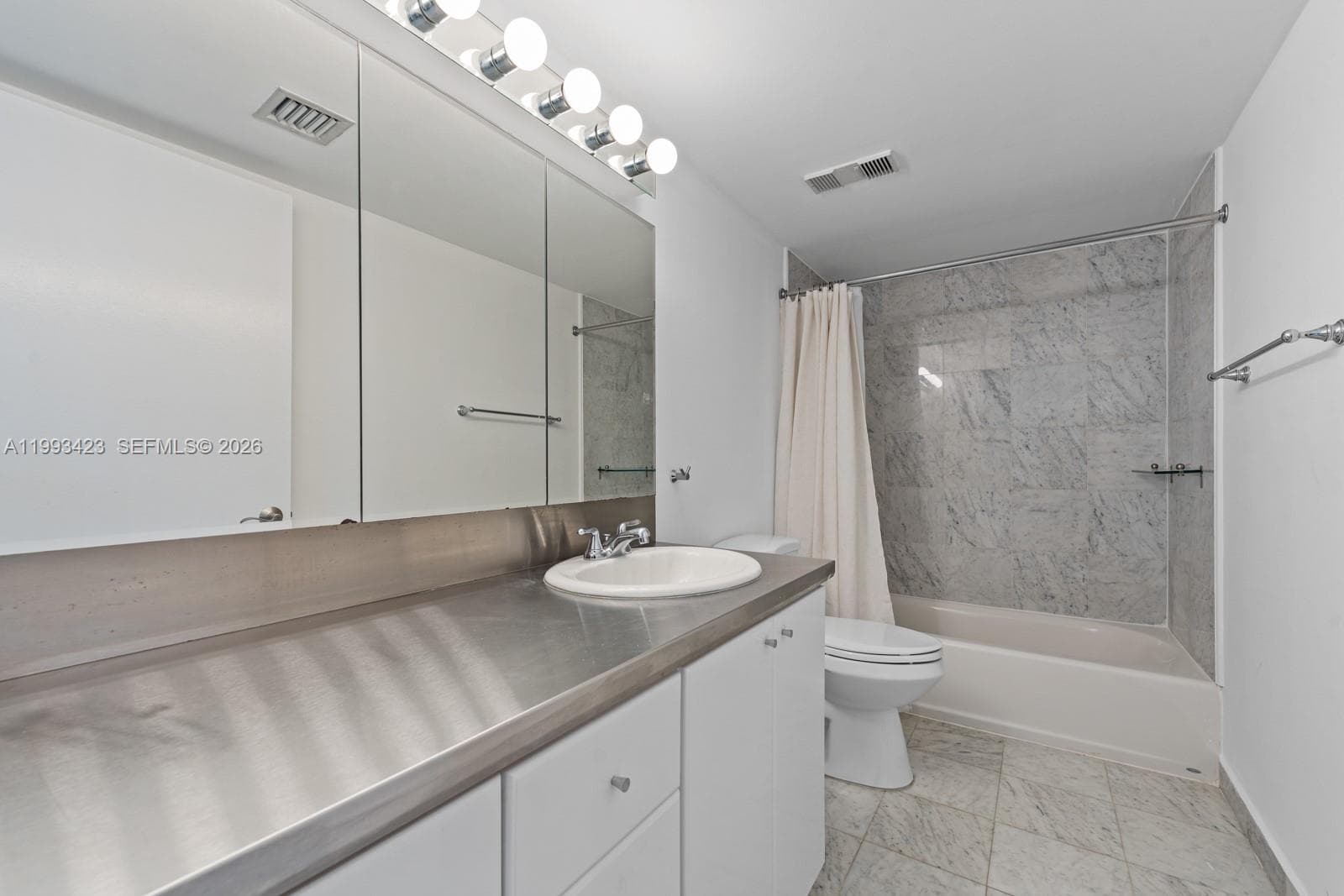 1623 Collins Ave 318 photo 16