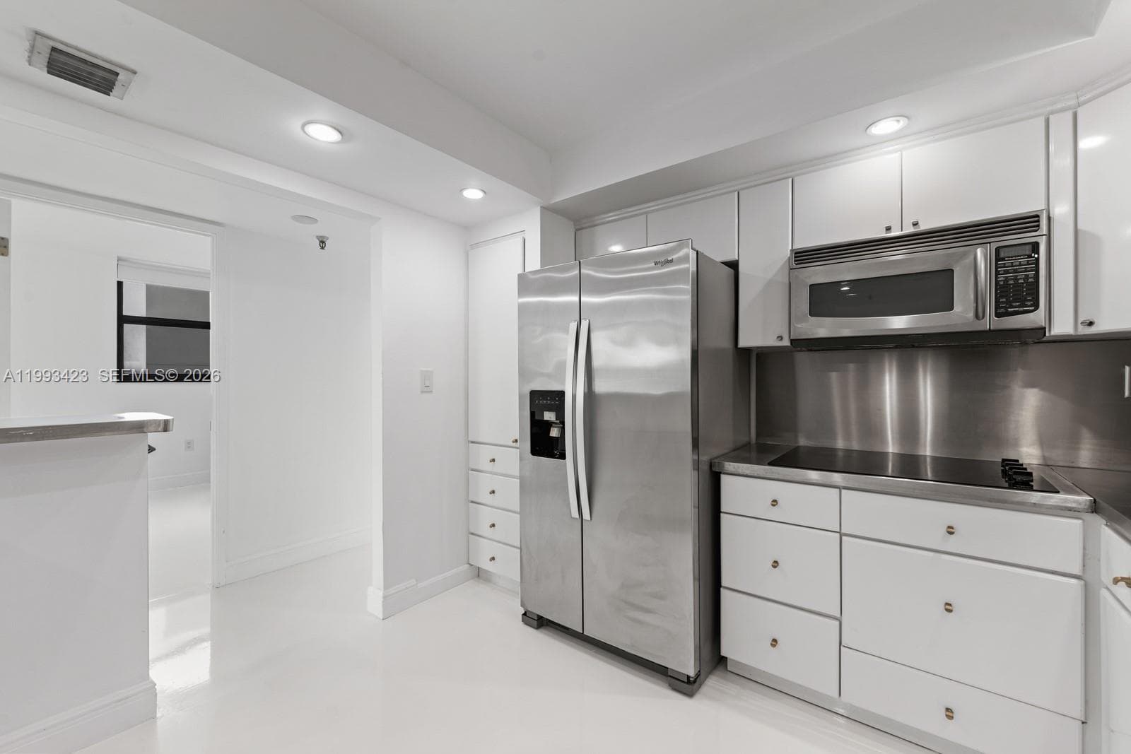 1623 Collins Ave 318 photo 11