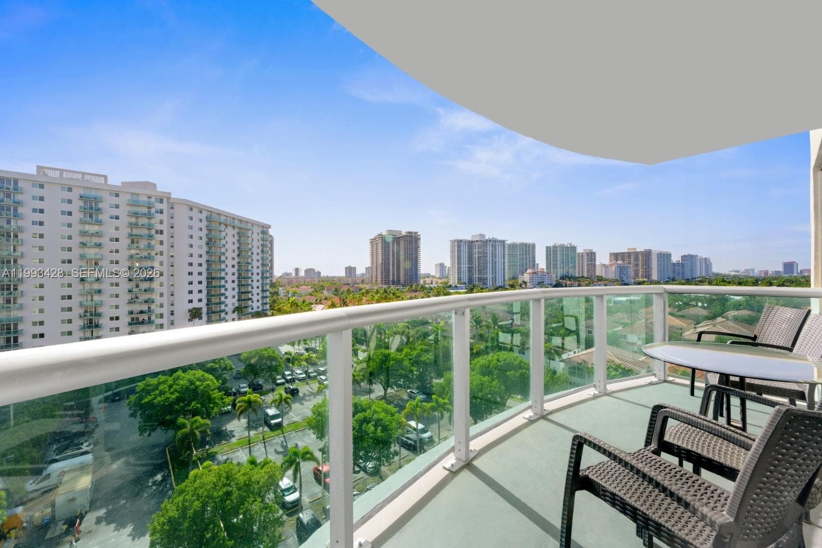 19370 Collins Ave 916 photo 2