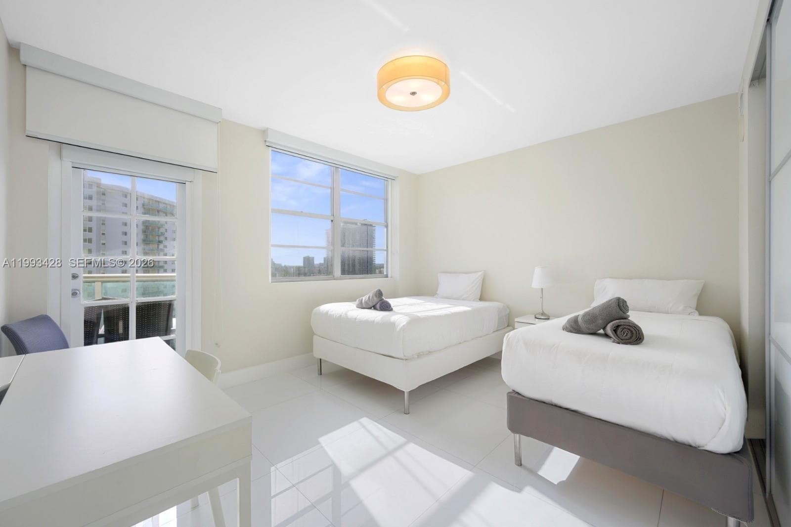 19370 Collins Ave 916 photo 13
