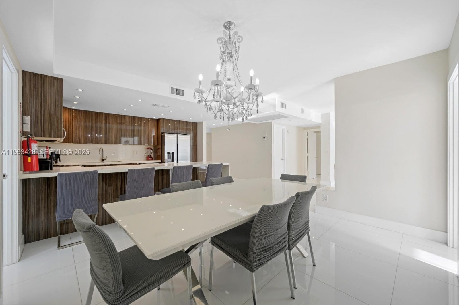 19370 Collins Ave 916 photo 7