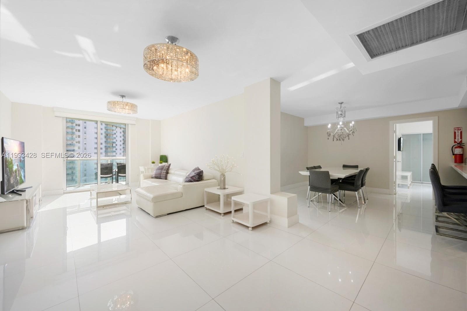19370 Collins Ave 916 photo 5