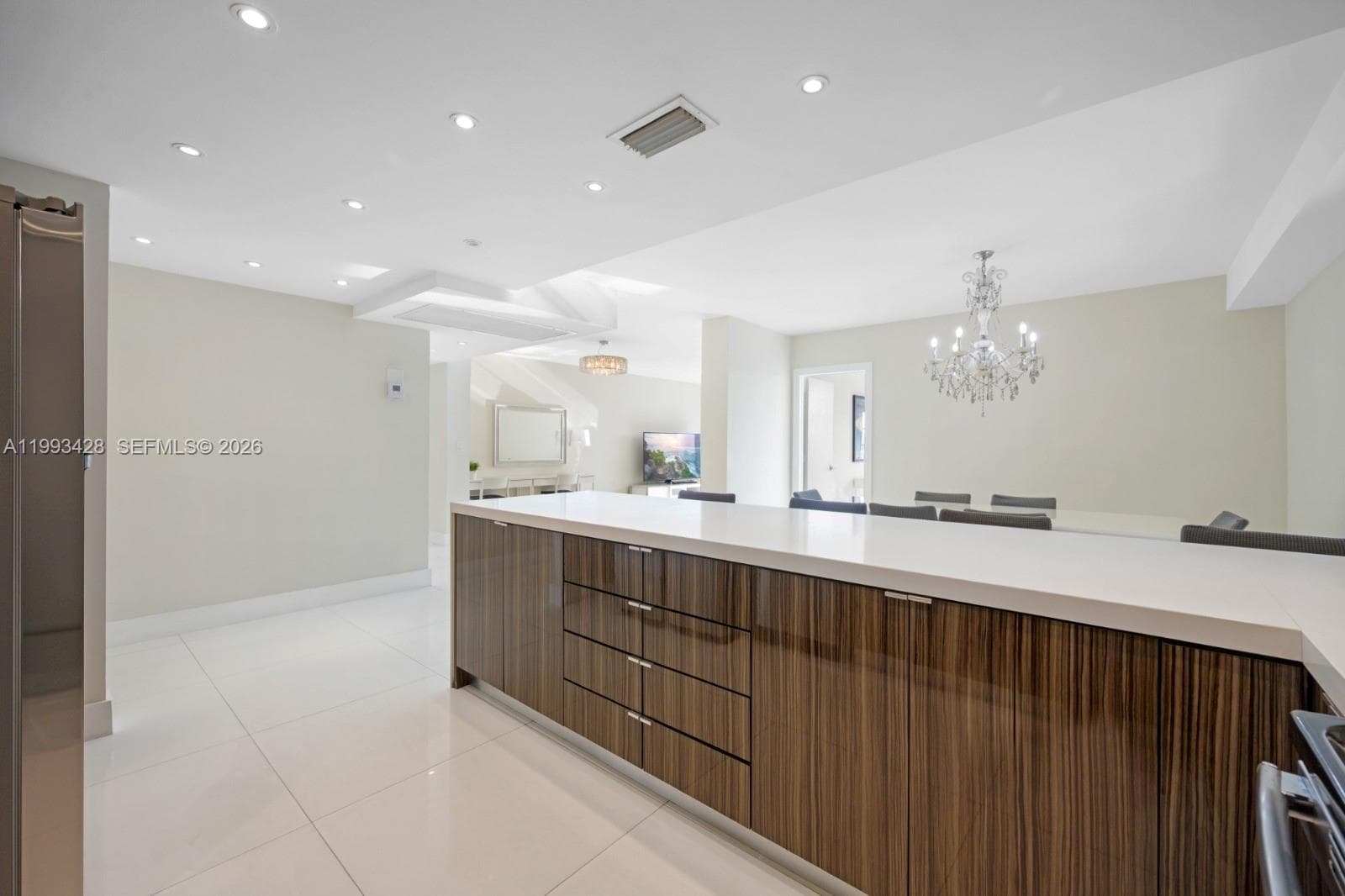 19370 Collins Ave 916 photo 10