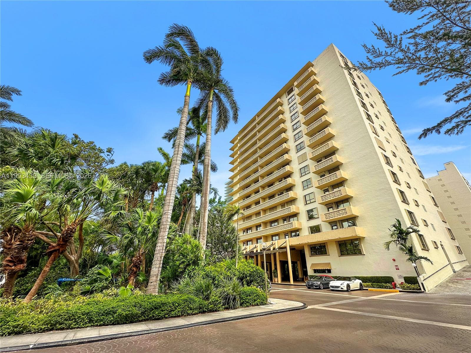 10185 Collins Ave 502 photo 2