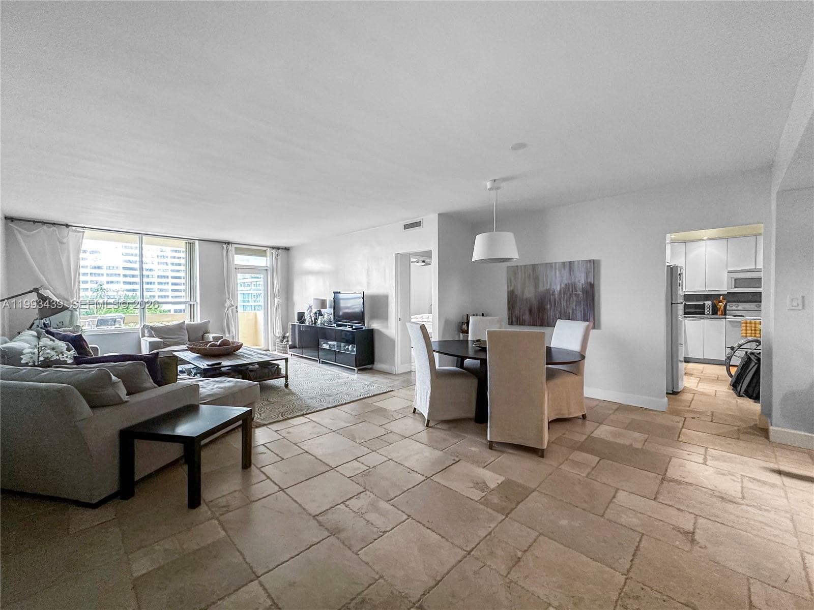 10185 Collins Ave 502 photo 4