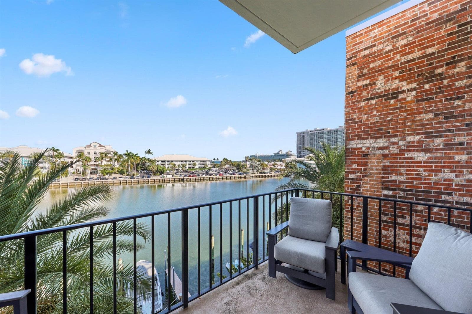 1800 S Ocean Drive 404 photo 9