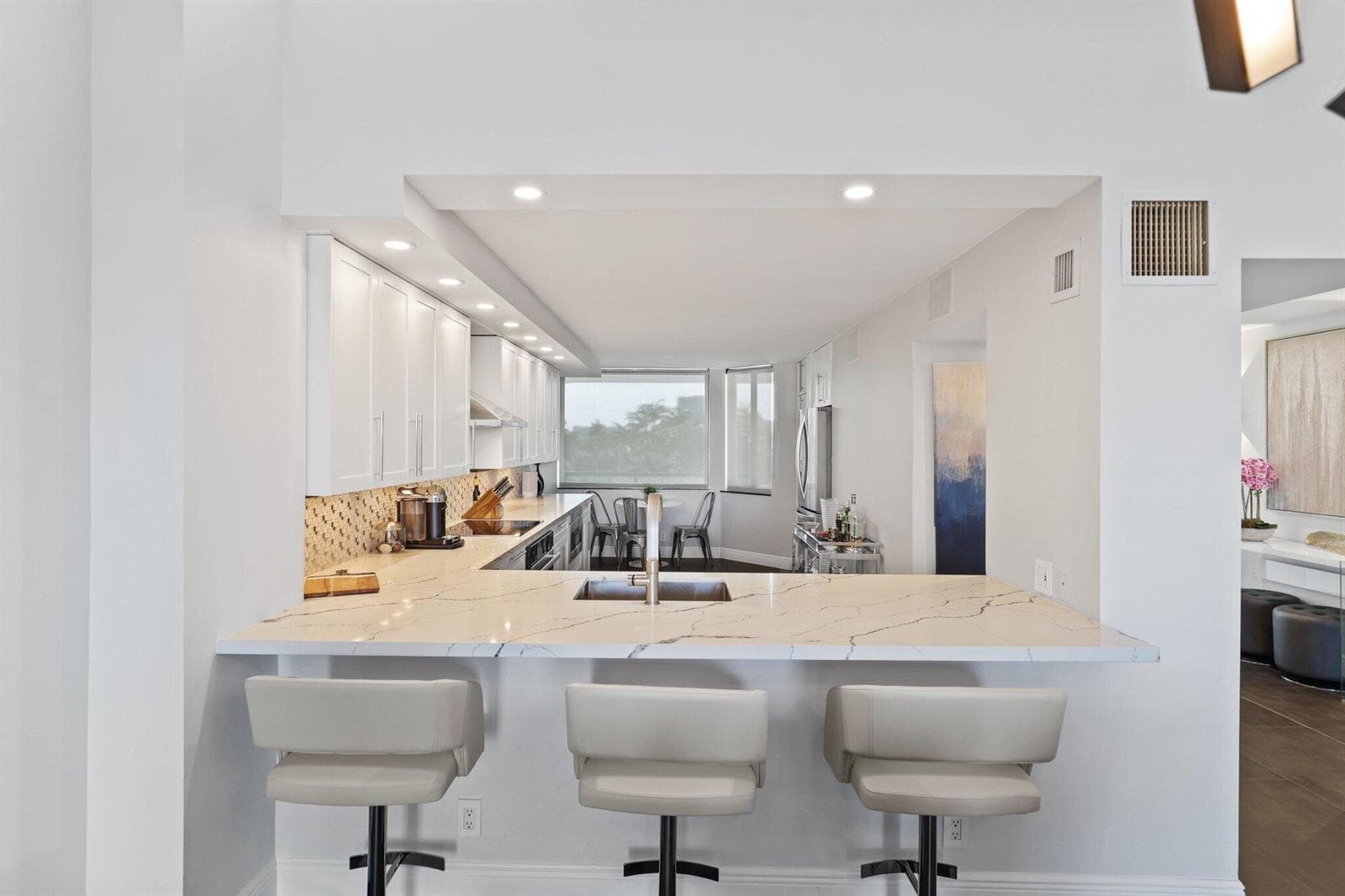 1800 S Ocean Drive 404 photo 14
