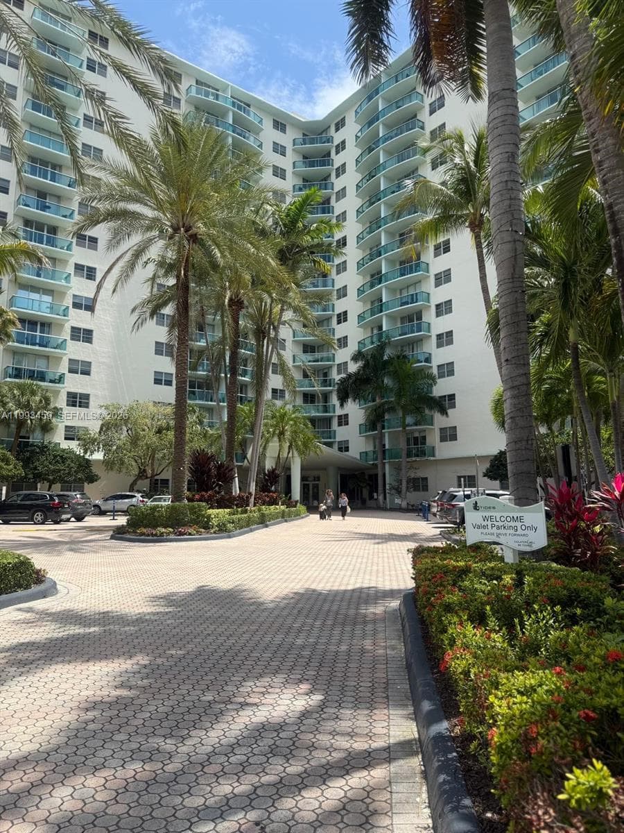 3801 Ocean Dr 4P photo 3