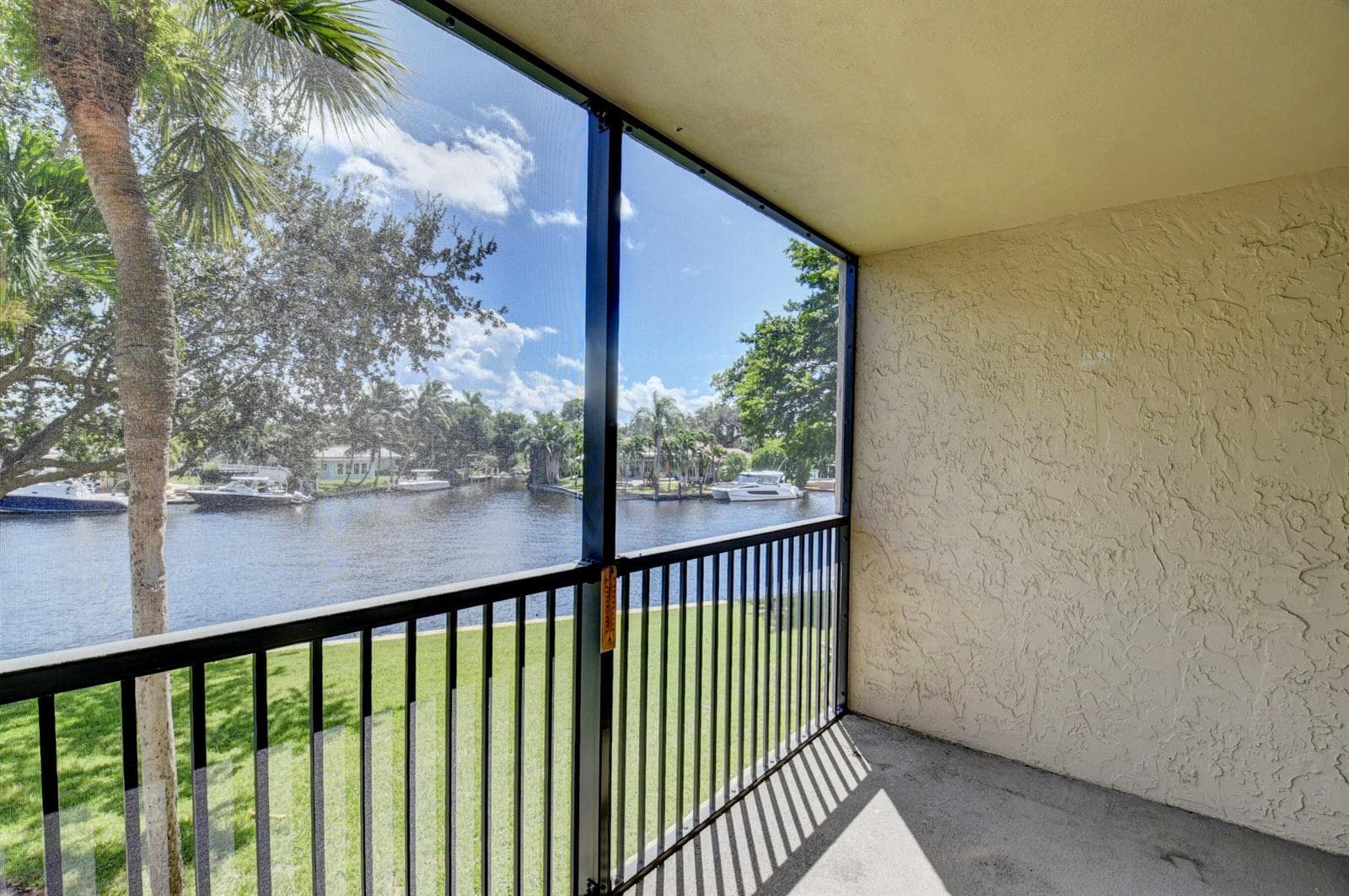 14 Royal Palm Way 2050 photo 13