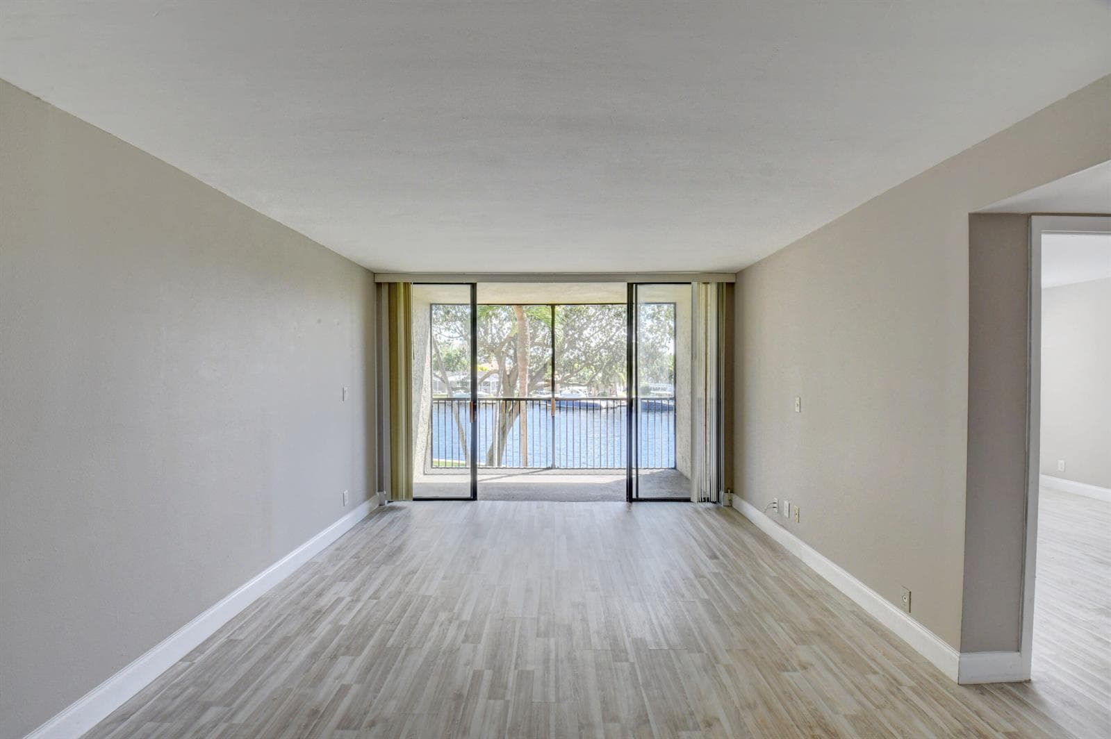 14 Royal Palm Way 2050 photo 12