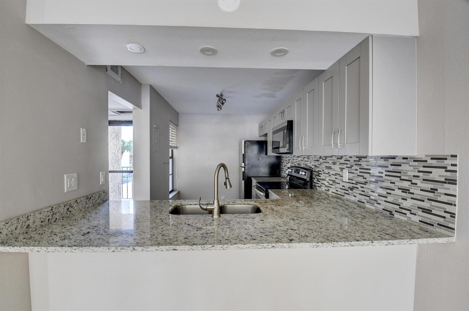 14 Royal Palm Way 2050 photo 22