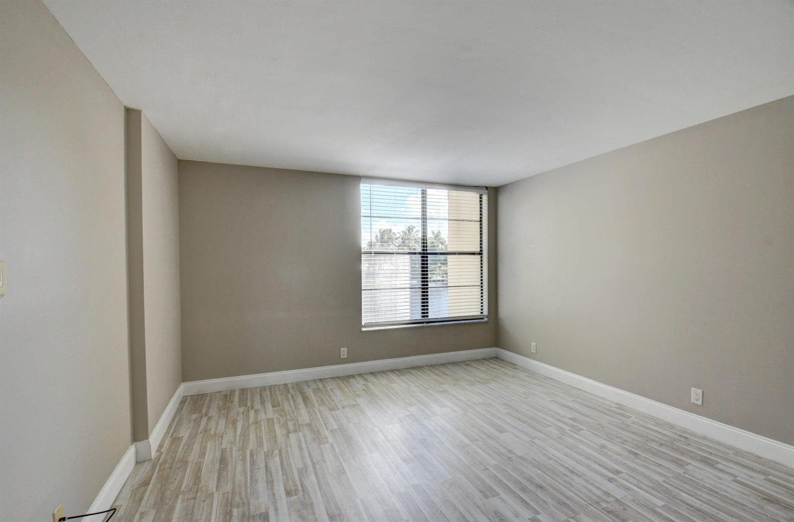 14 Royal Palm Way 2050 photo 25