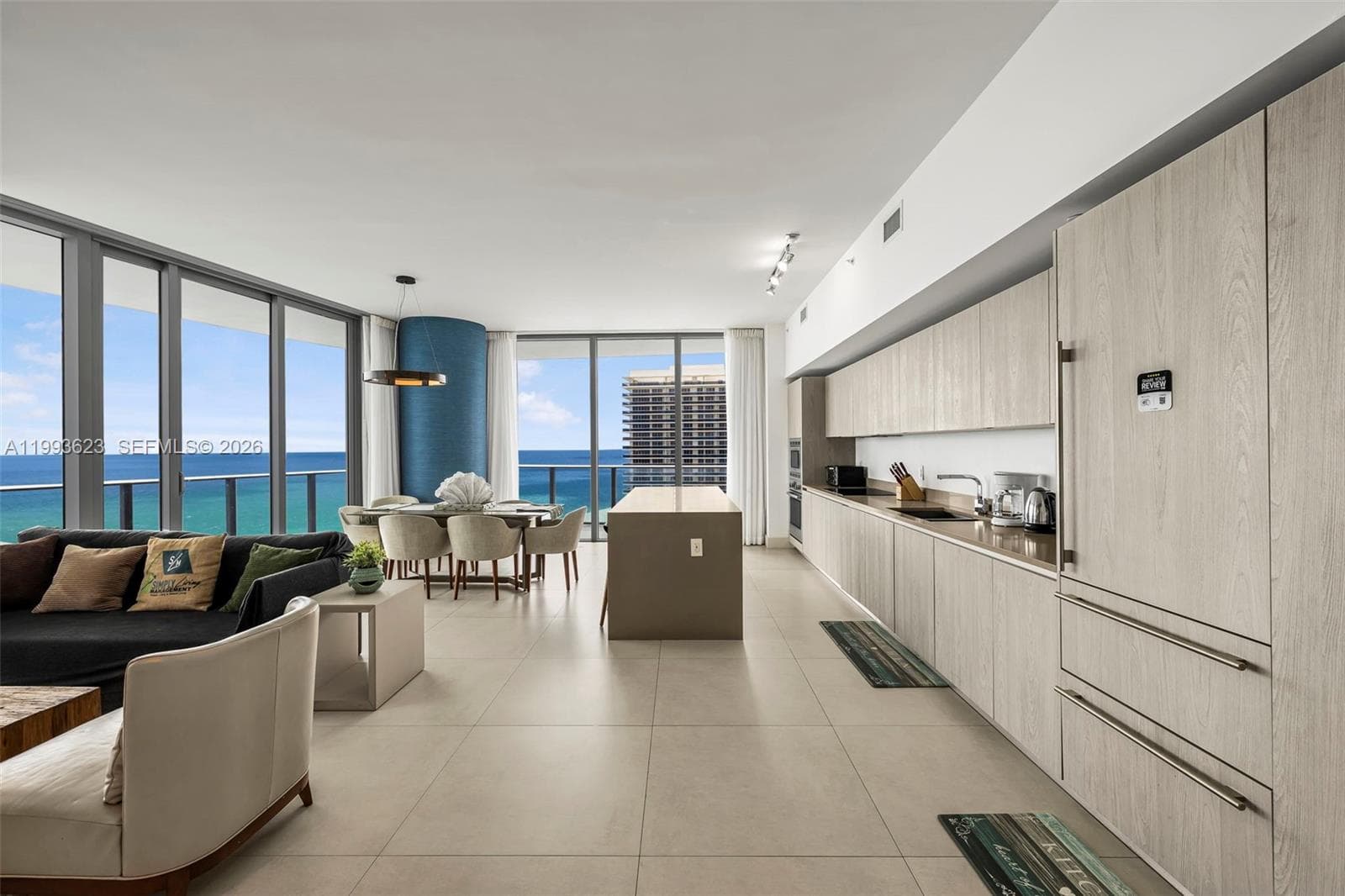 4111 Ocean Dr LPH1 photo 2