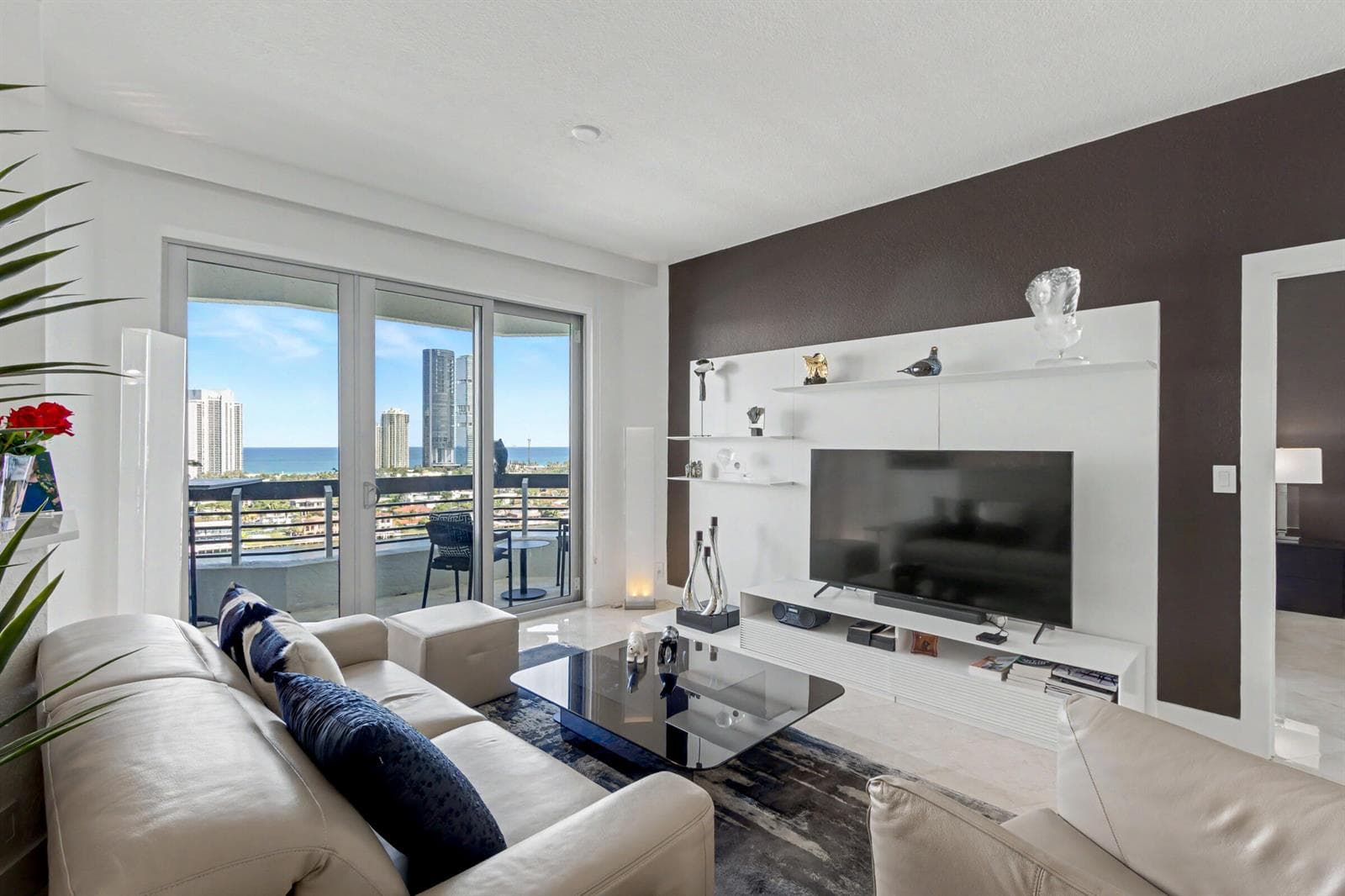 3600 Mystic Pointe Drive Ph16 photo 13