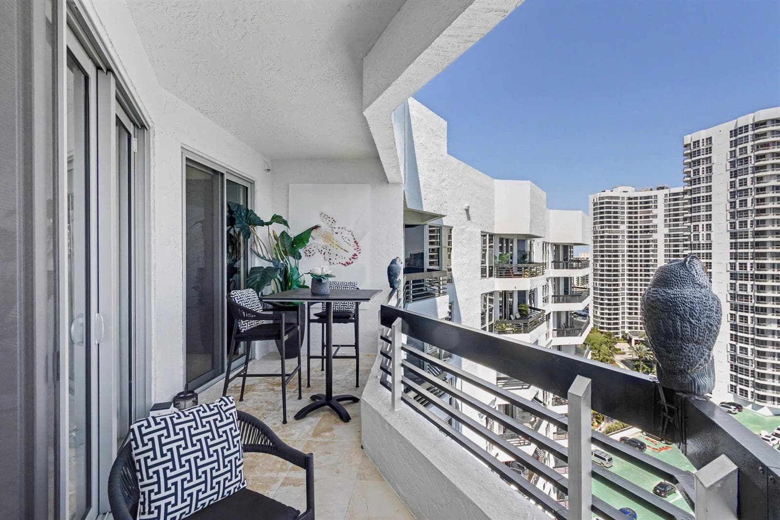 3600 Mystic Pointe Drive Ph16 photo 17