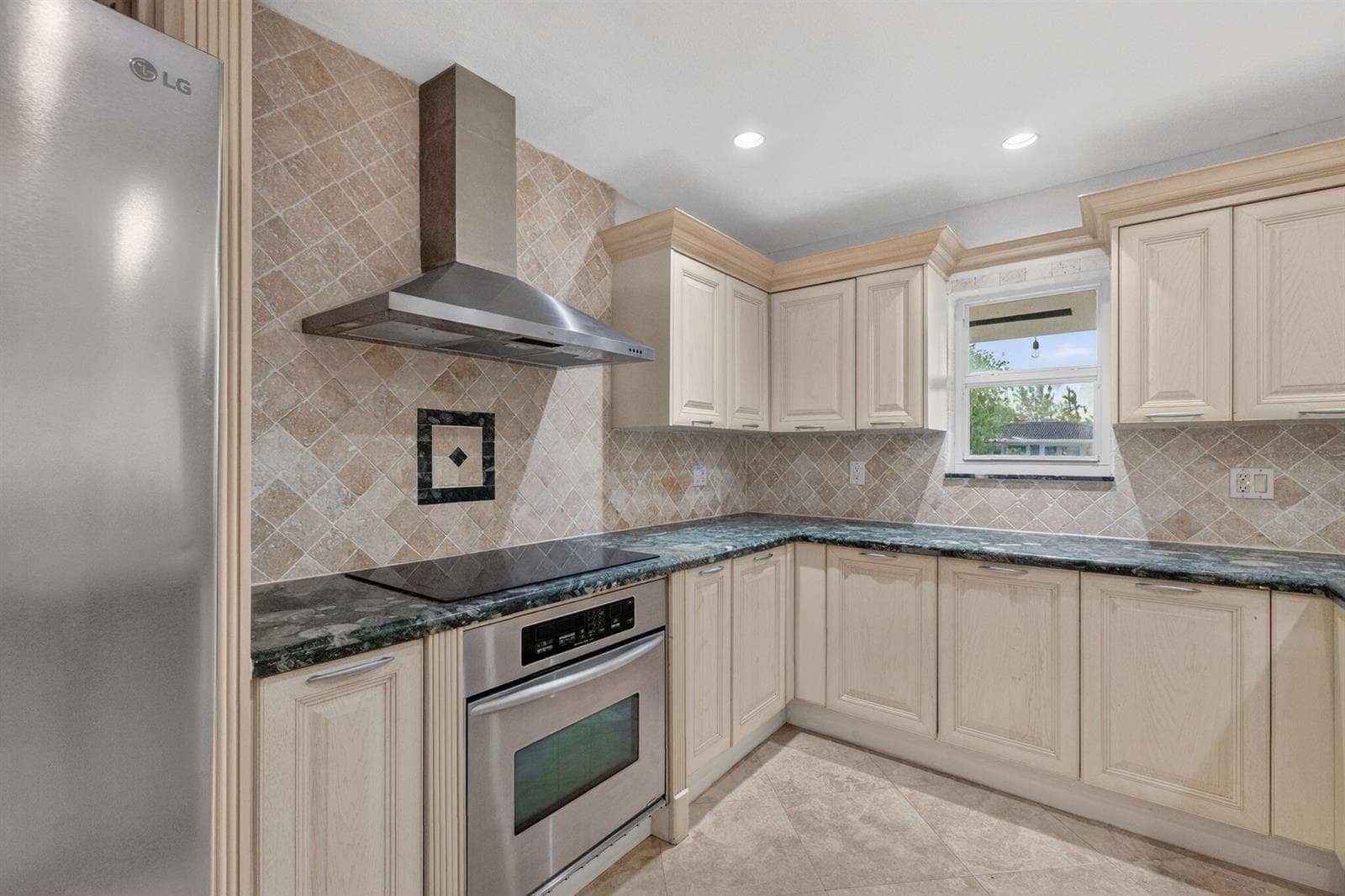 2213 NE 16th Street photo 18