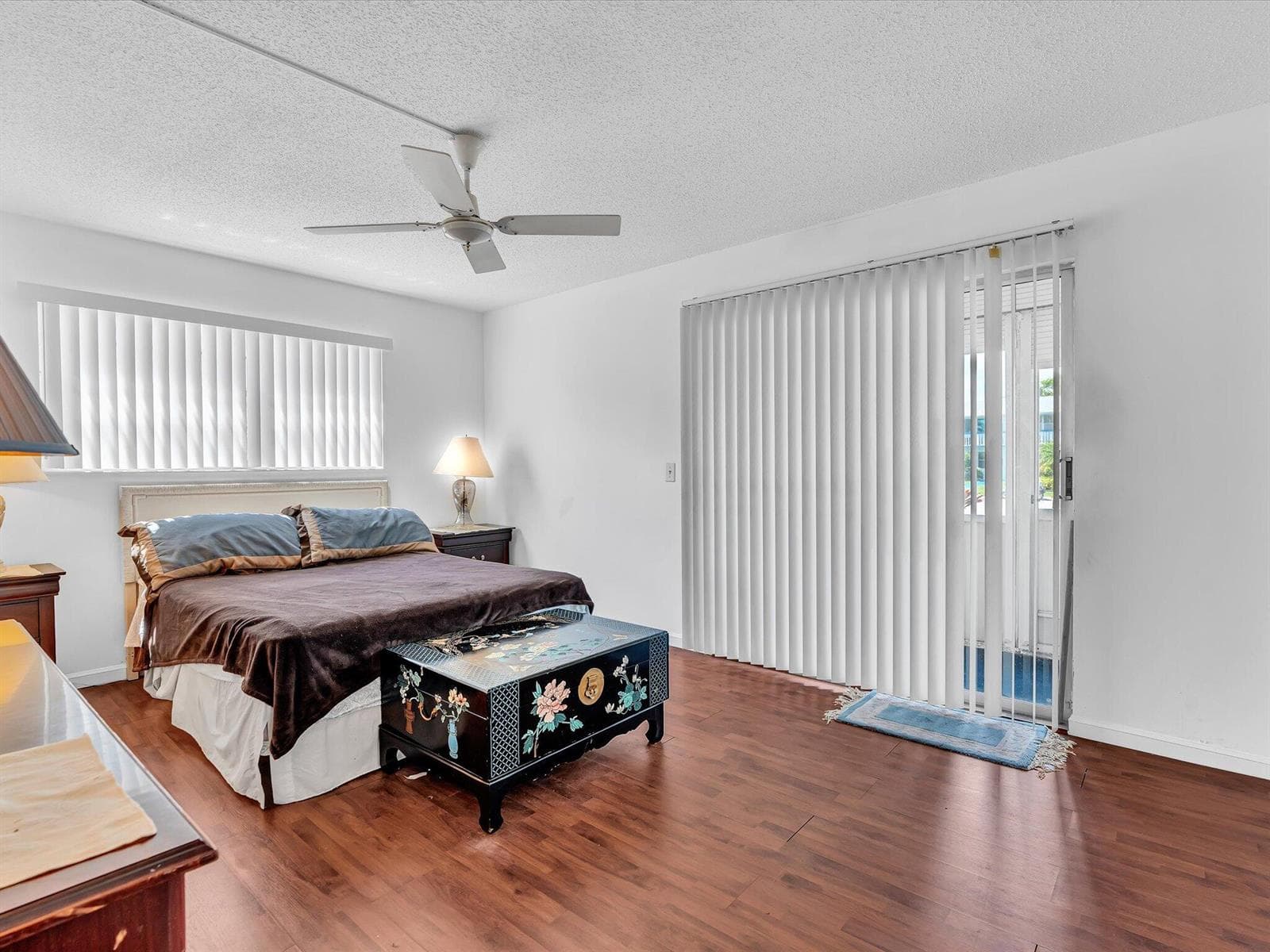 5 MARKHAM A A photo 12