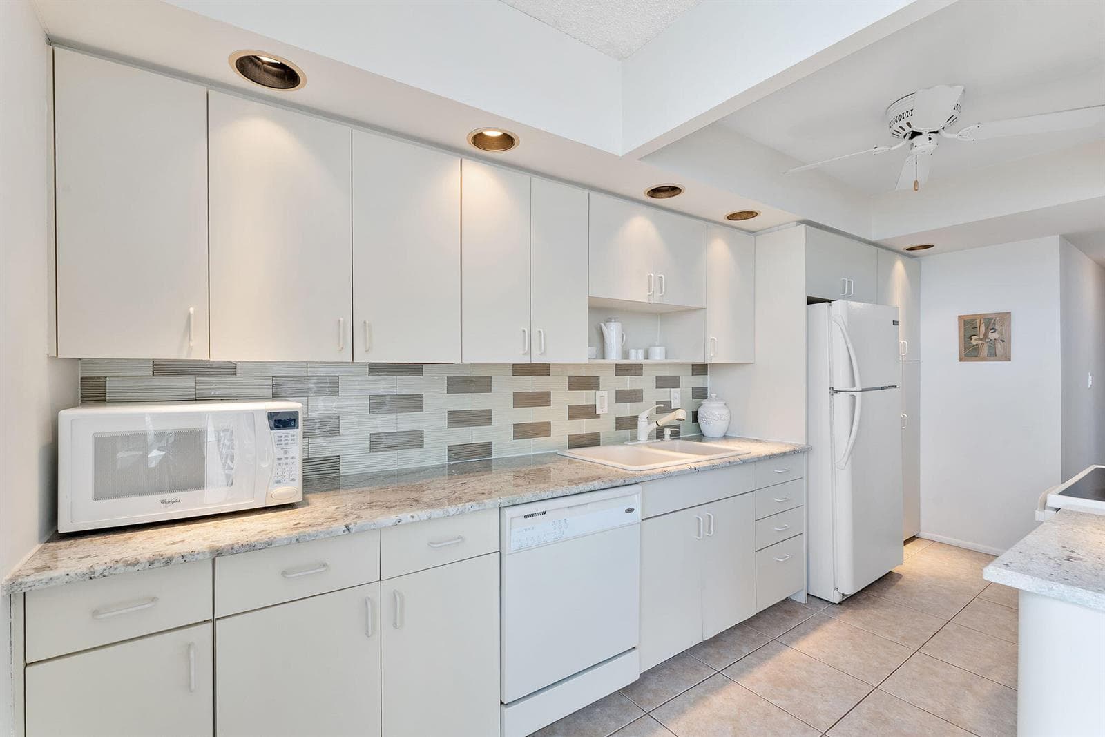 2000 S Ocean Boulevard 10h photo 11