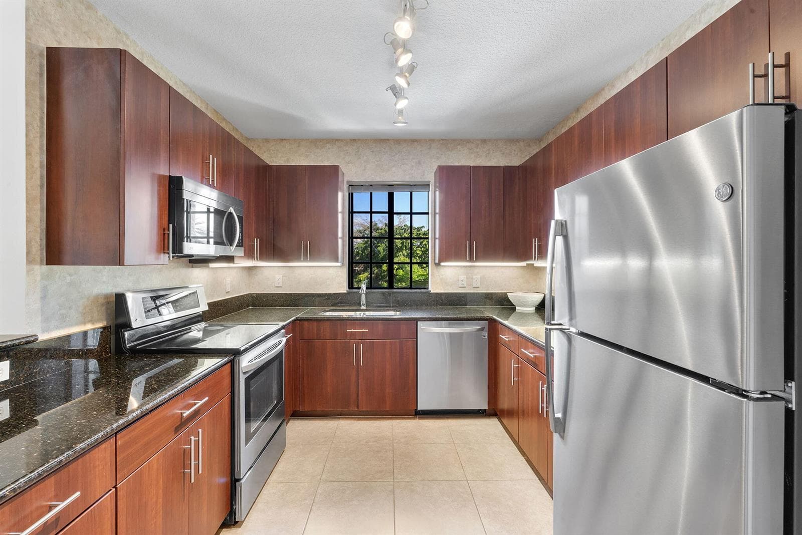 4905 Midtown Lane 2309 photo 10