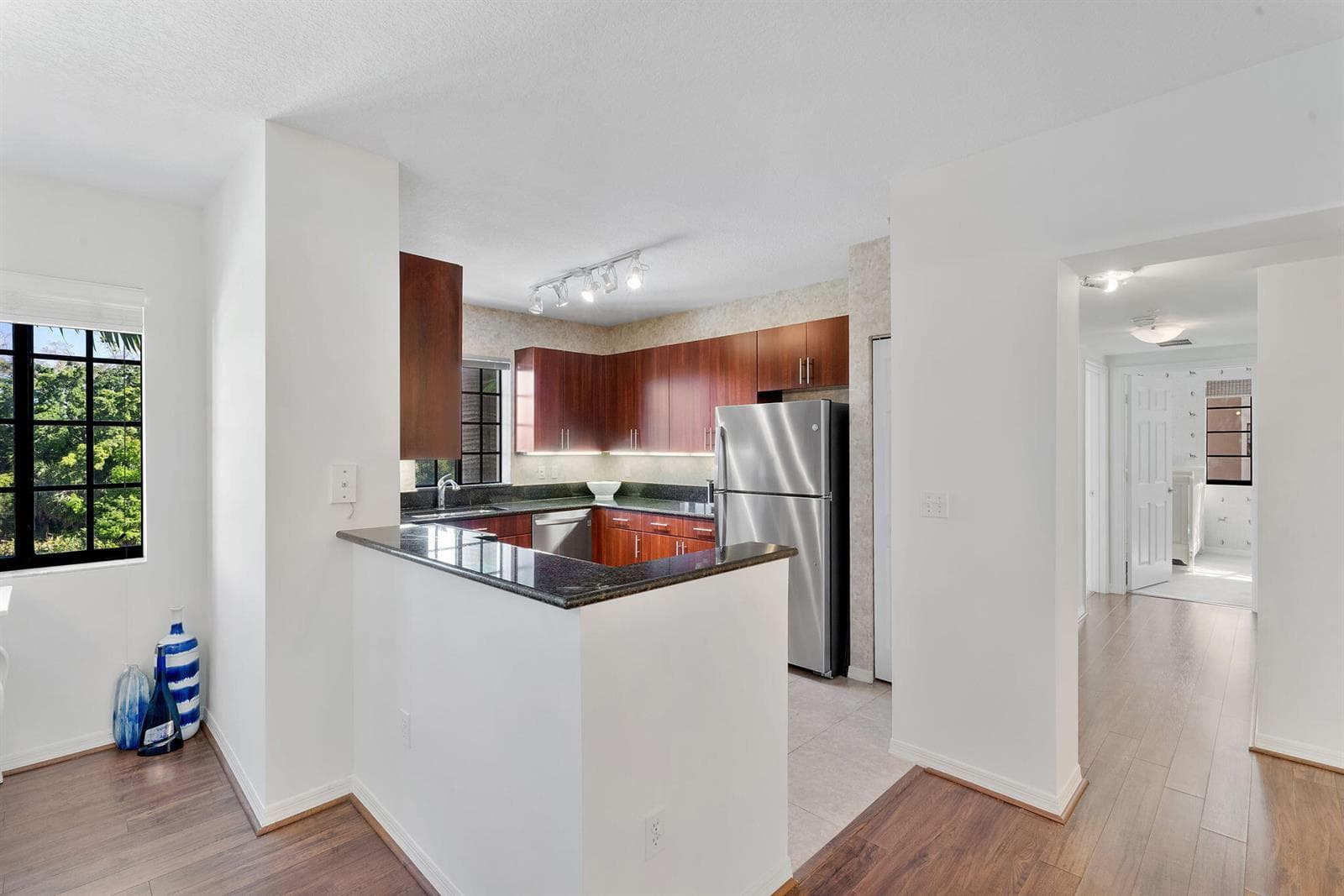 4905 Midtown Lane 2309 photo 11