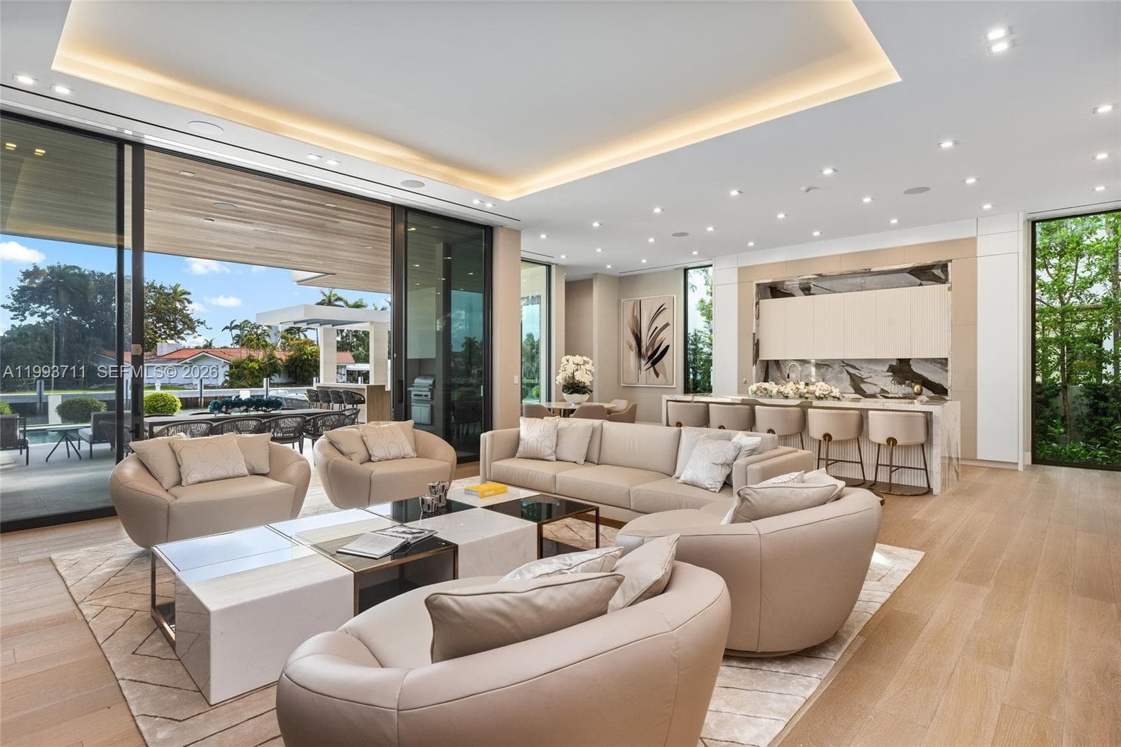 2560 Del Lago Dr photo 7