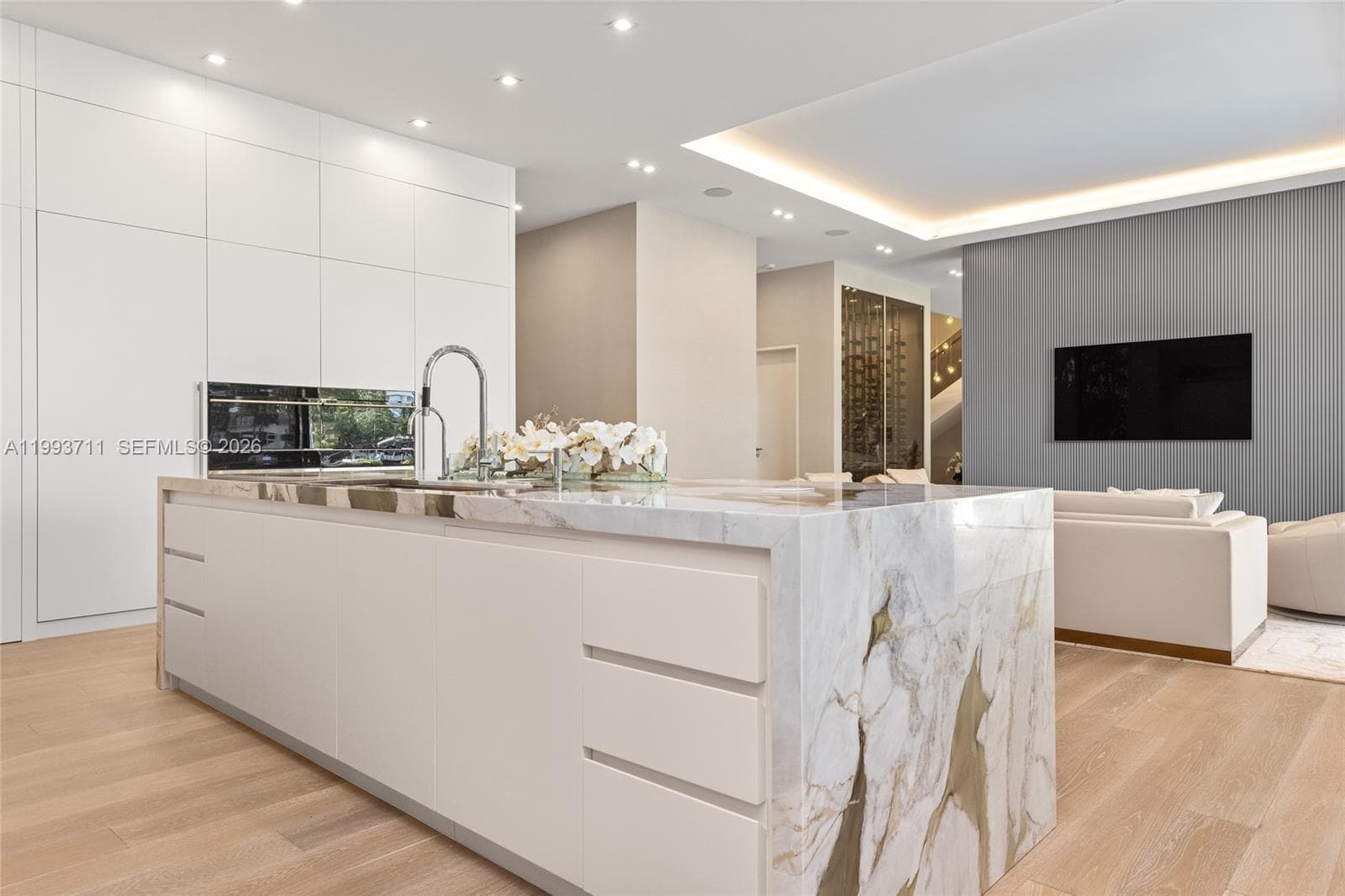 2560 Del Lago Dr photo 14