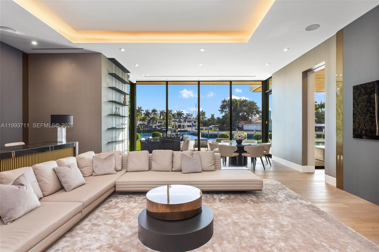 2560 Del Lago Dr photo 18