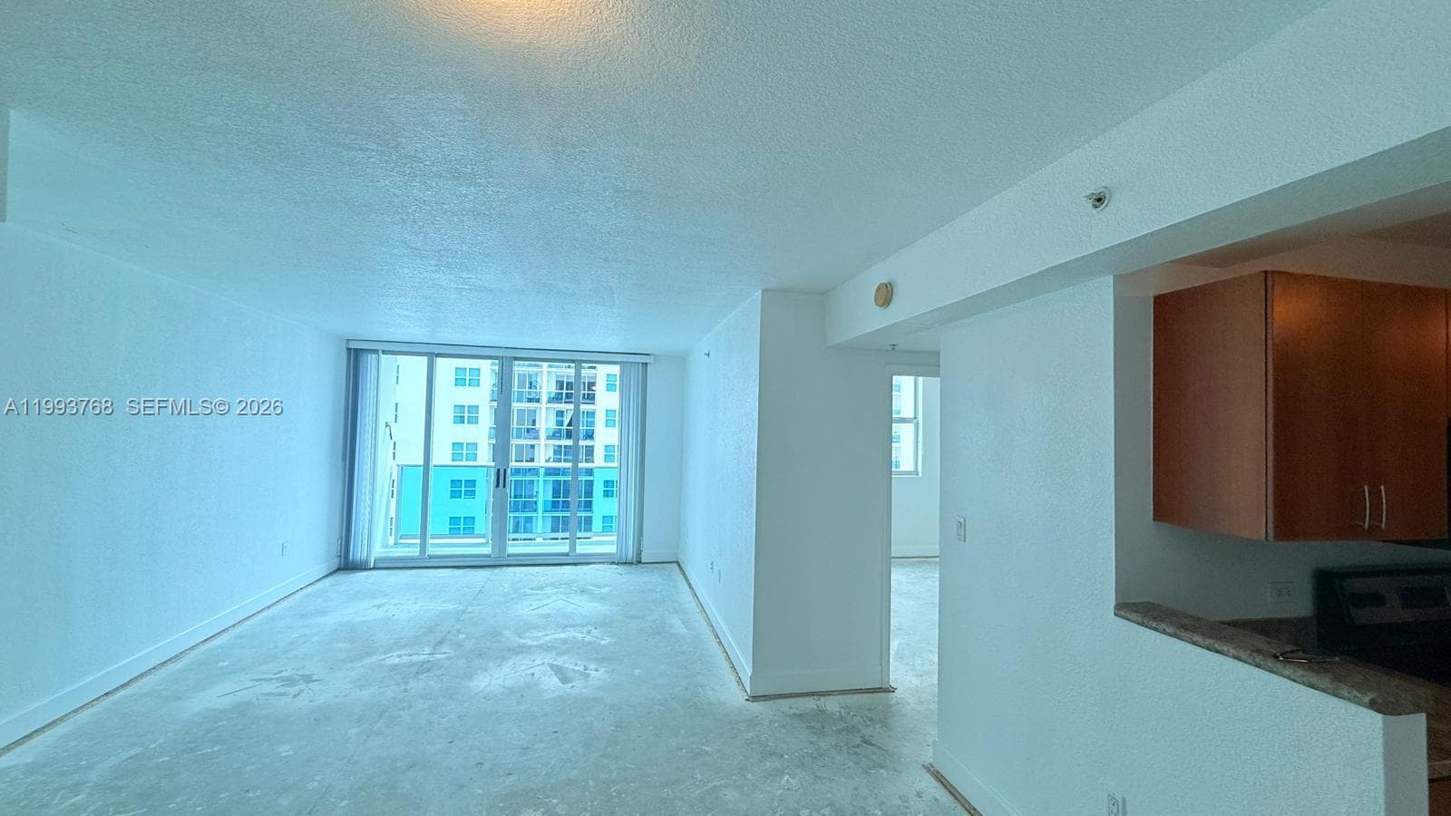 7501 Treasure Dr 8B photo 3