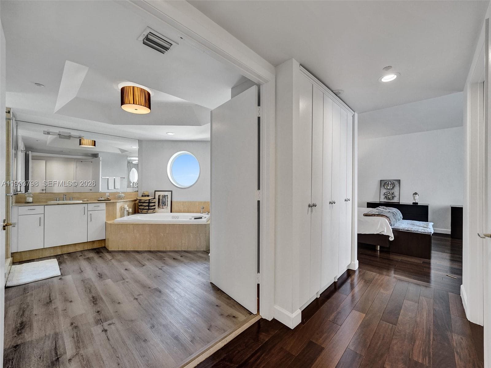 7000 Island Blvd 1207 photo 23
