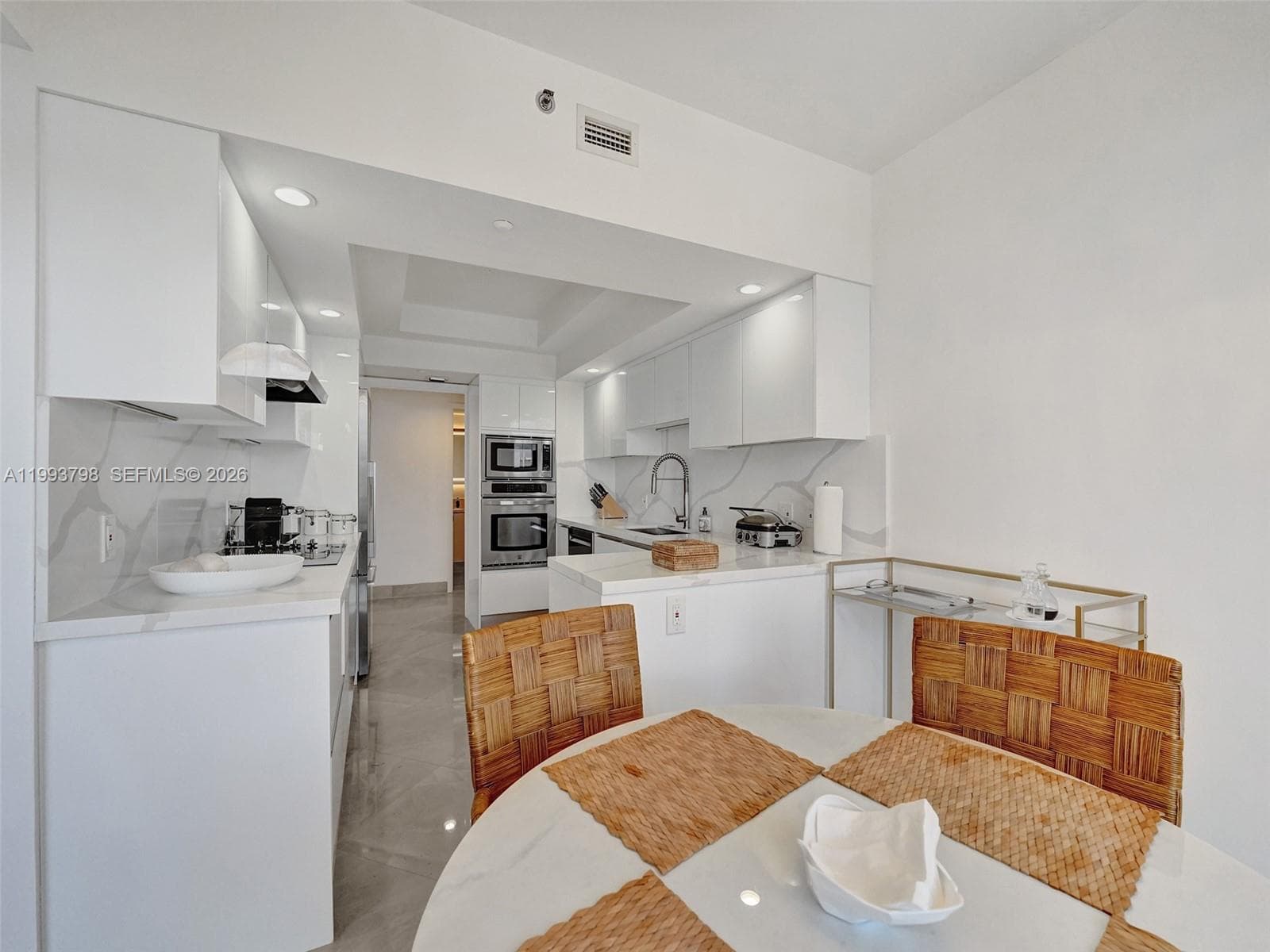 7000 Island Blvd 1207 photo 13