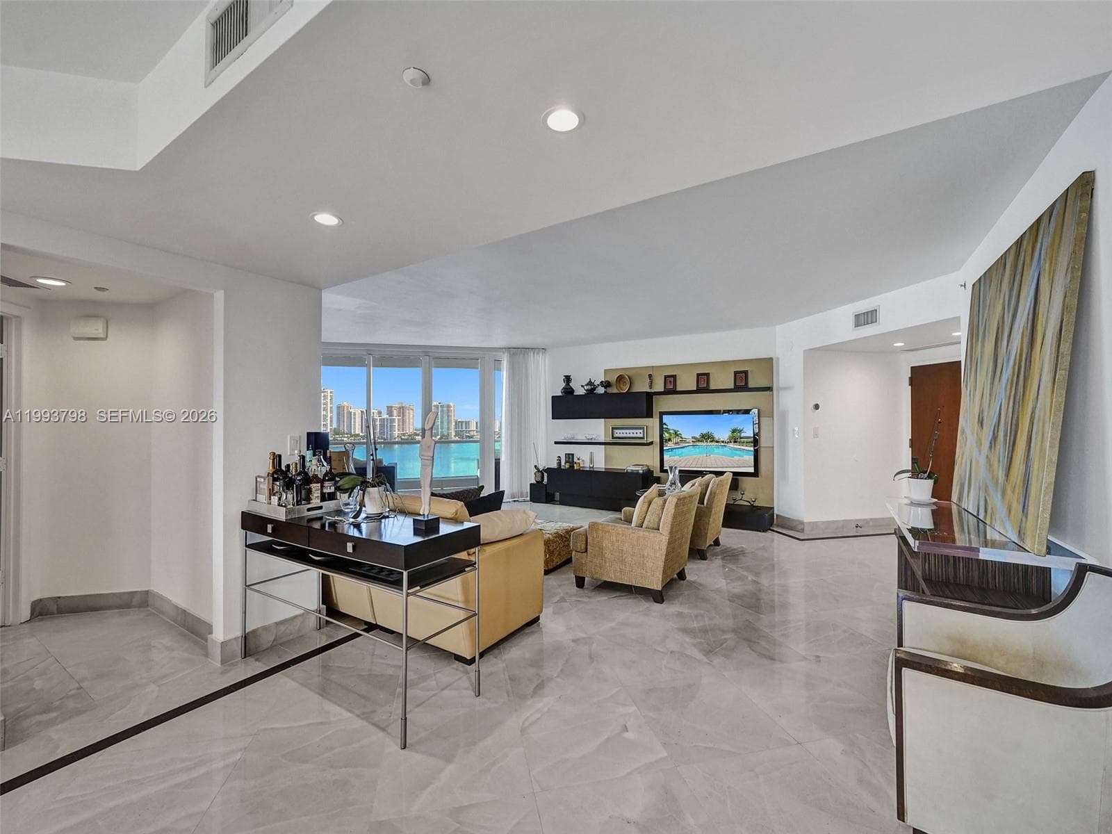 7000 Island Blvd 1207 photo 22