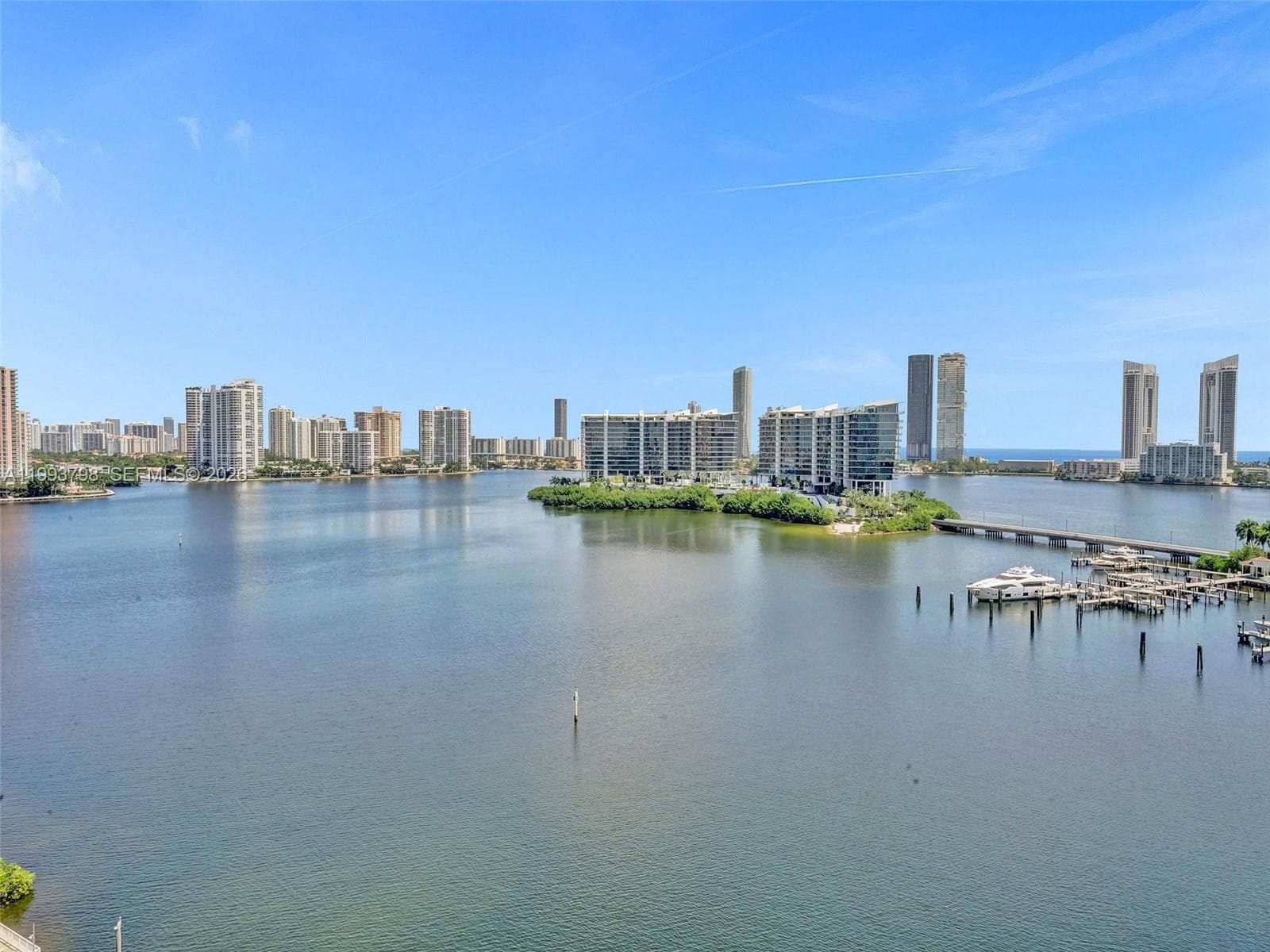 7000 Island Blvd 1207 photo 3