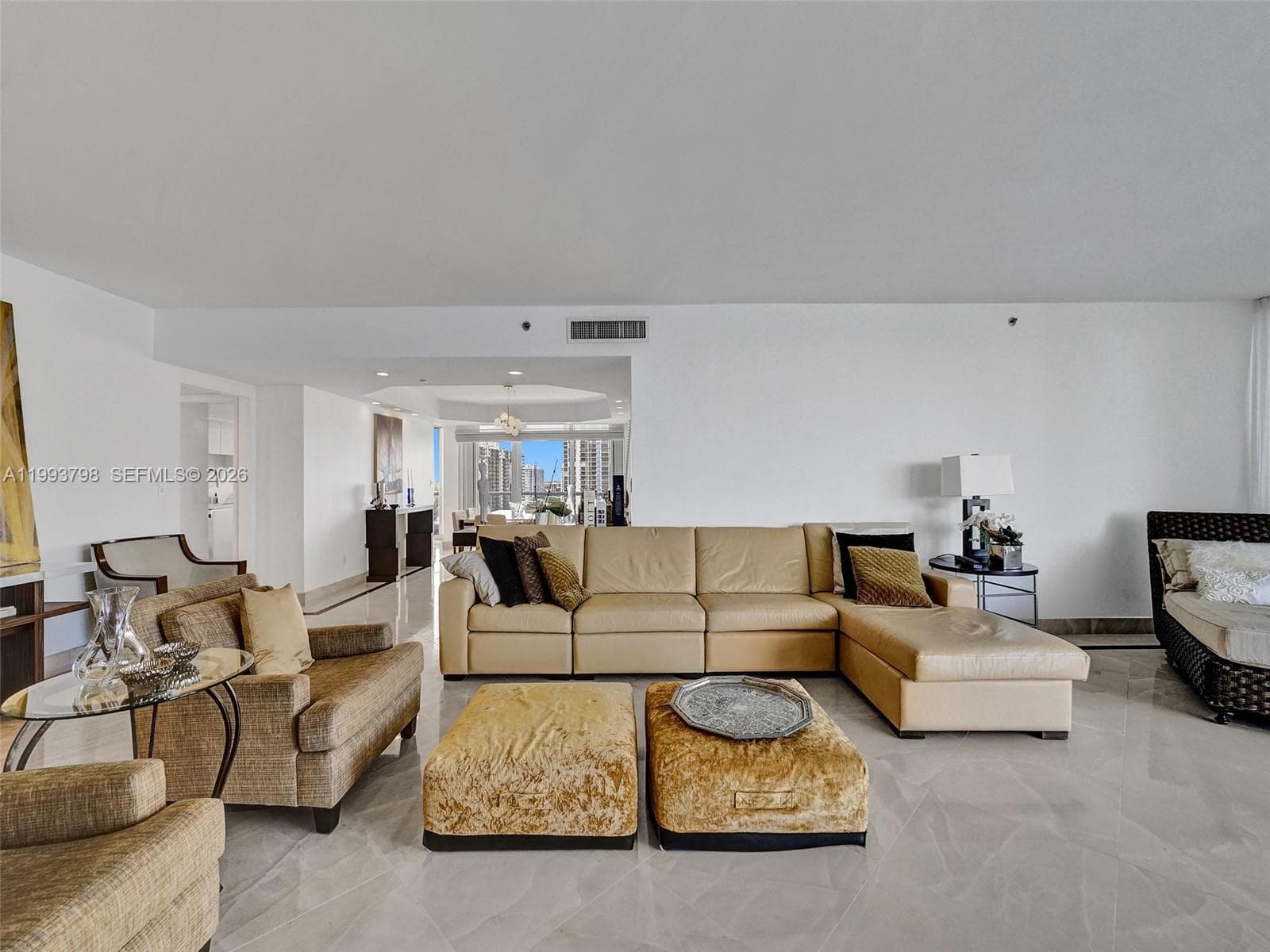 7000 Island Blvd 1207 photo 5