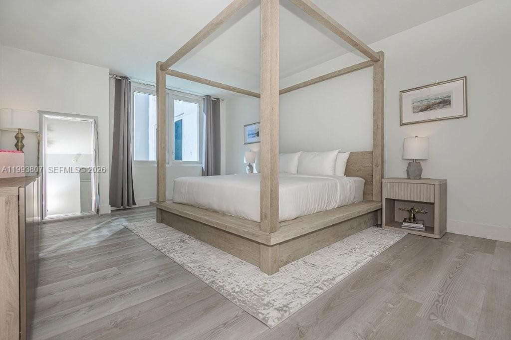 2301 Collins Ave 401 photo 19