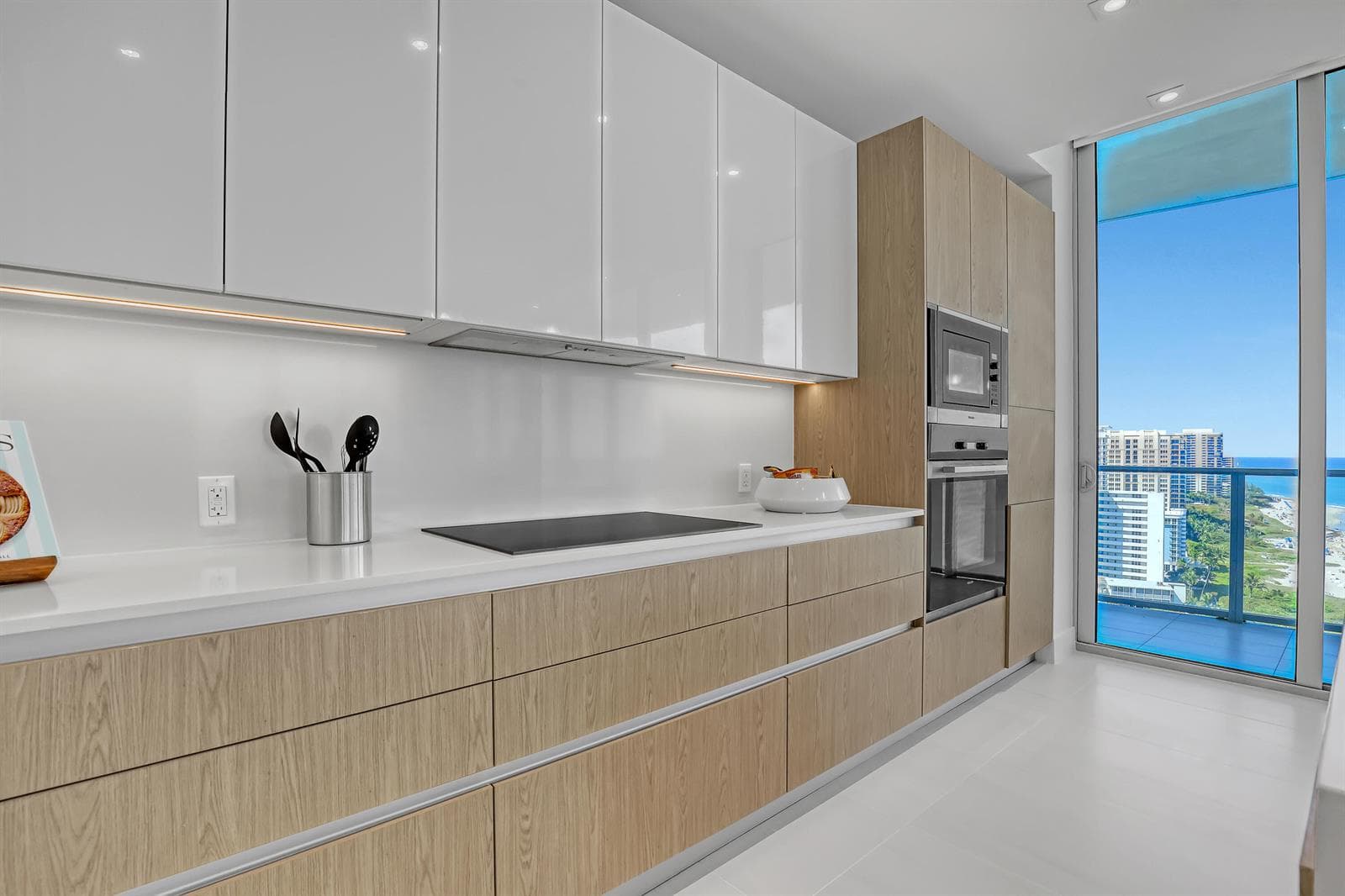 3100 N Ocean Drive H-1703 photo 6