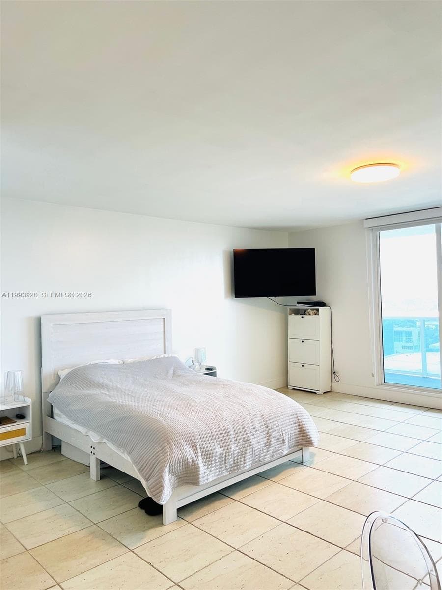 2301 Collins Ave 1229 photo 4