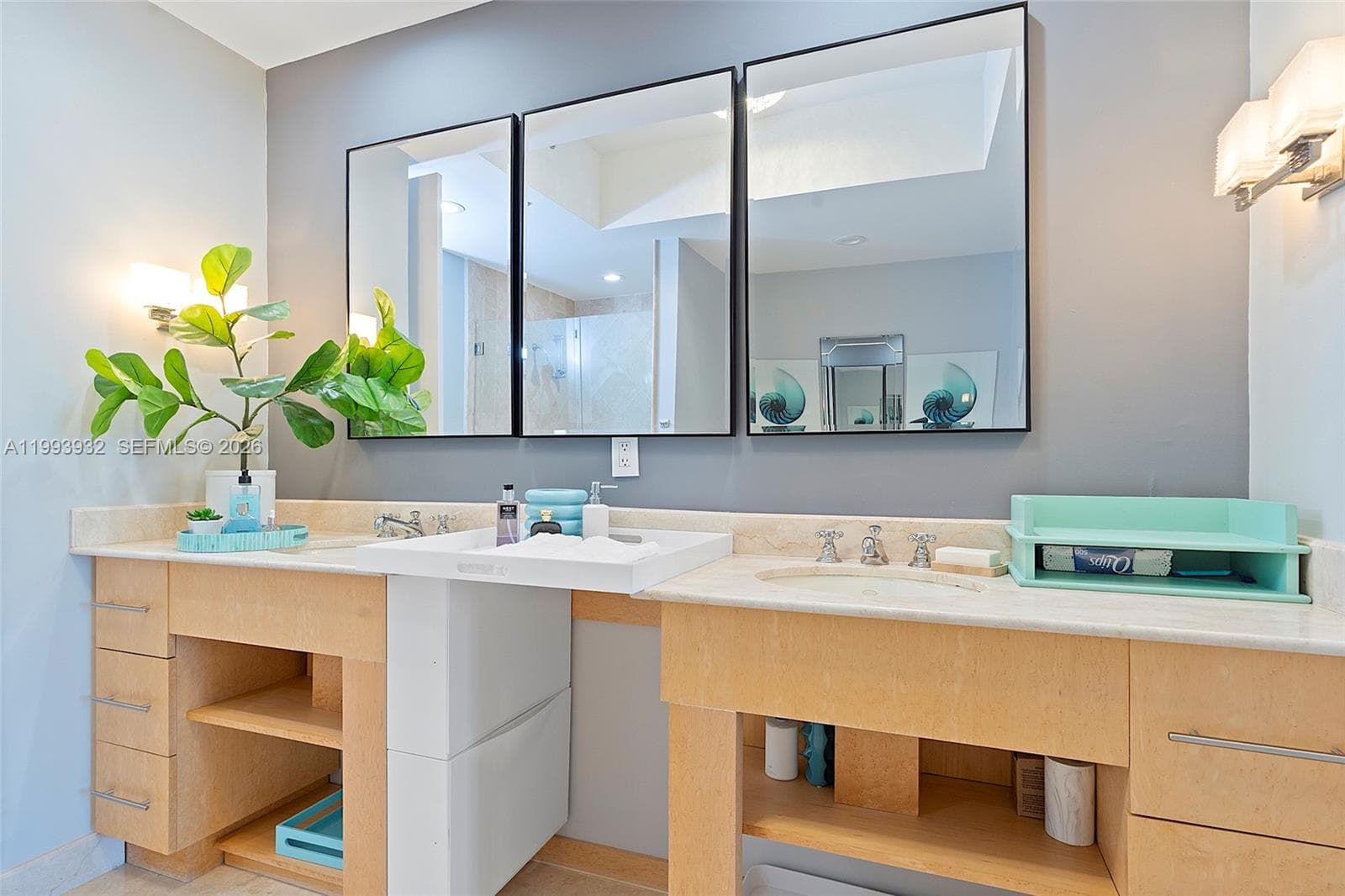 100 Pointe Dr 506 photo 15