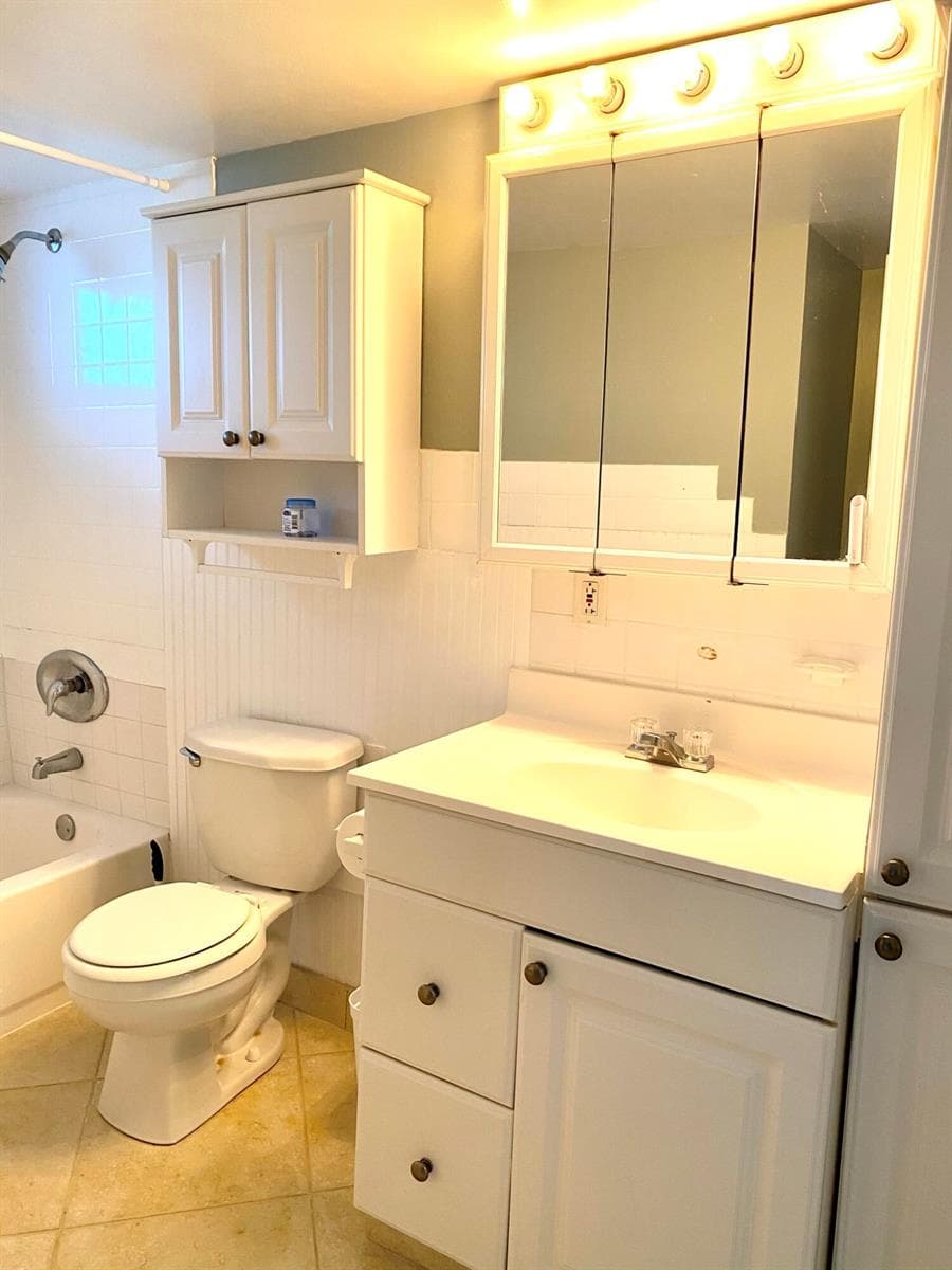 1407 NE 56th Street 207 photo 15