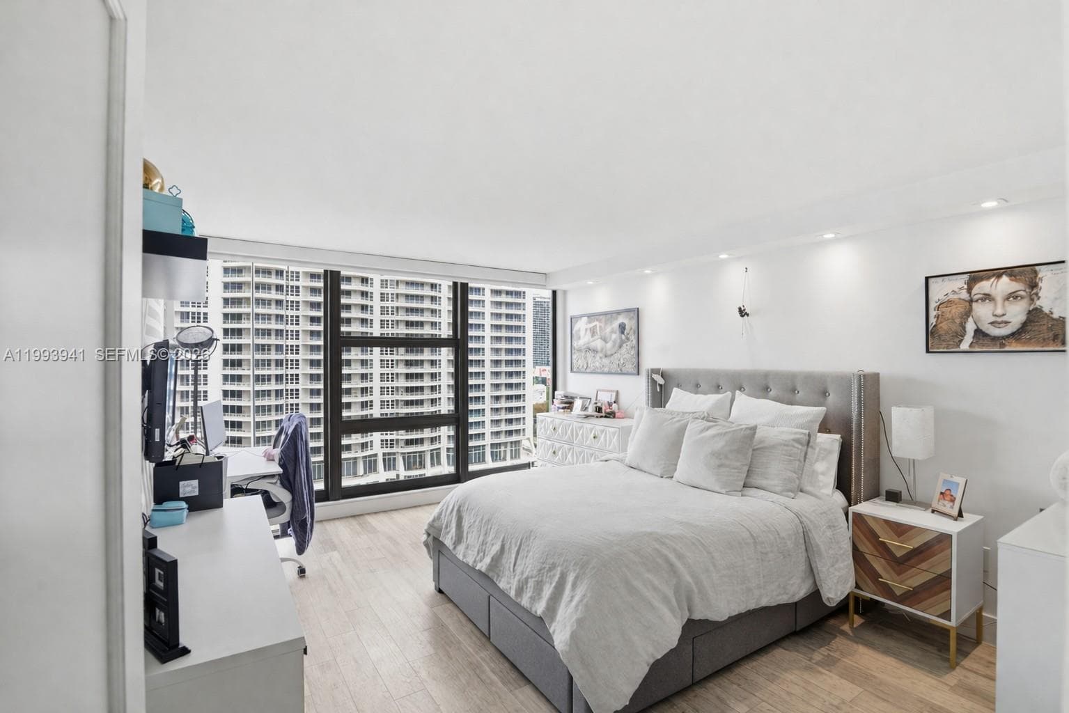 600 36th St 1708 photo 16