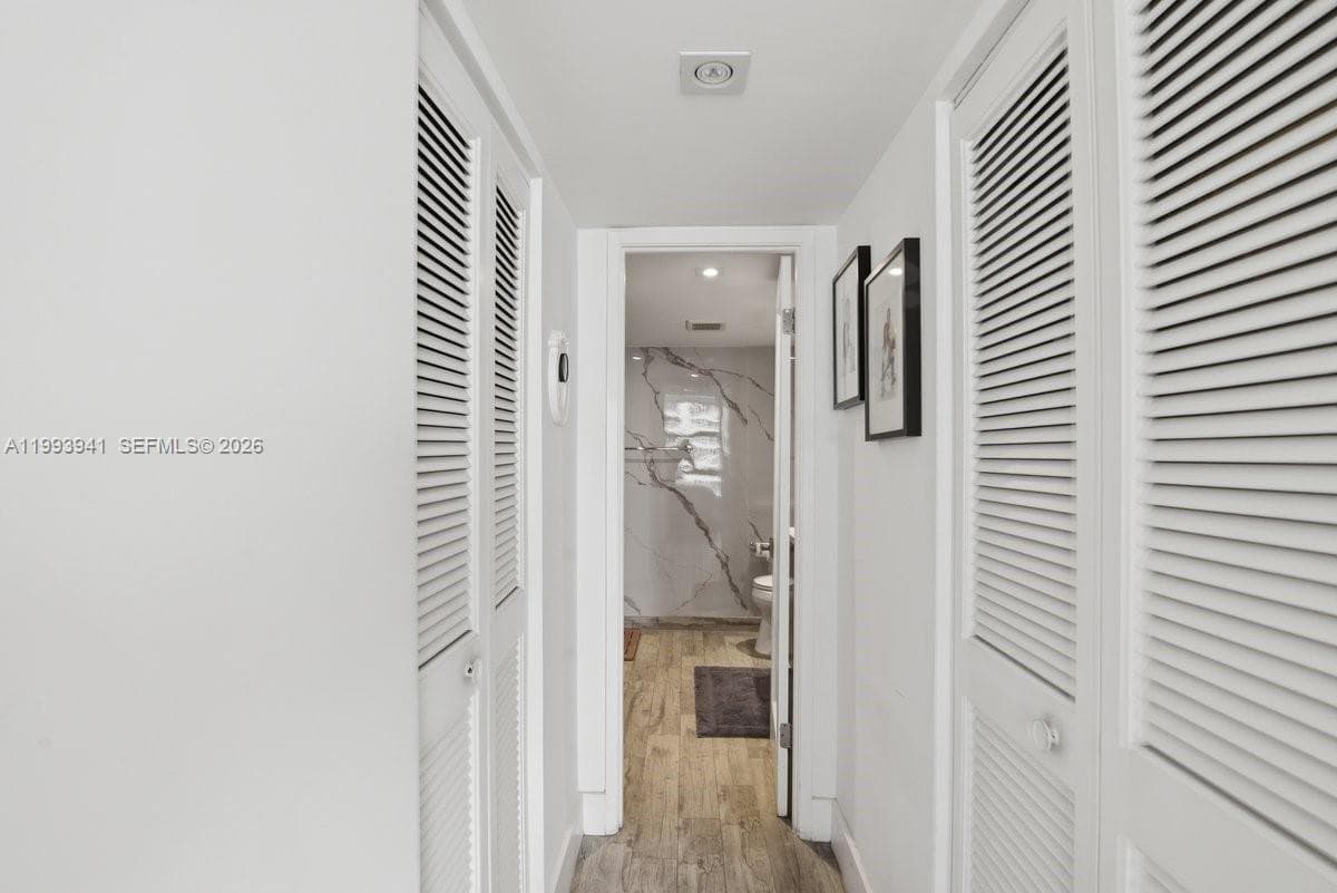 600 36th St 1708 photo 14