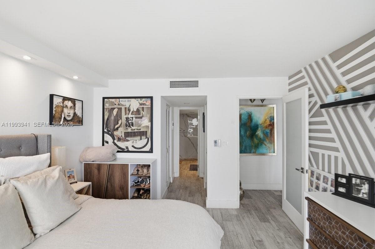 600 36th St 1708 photo 18