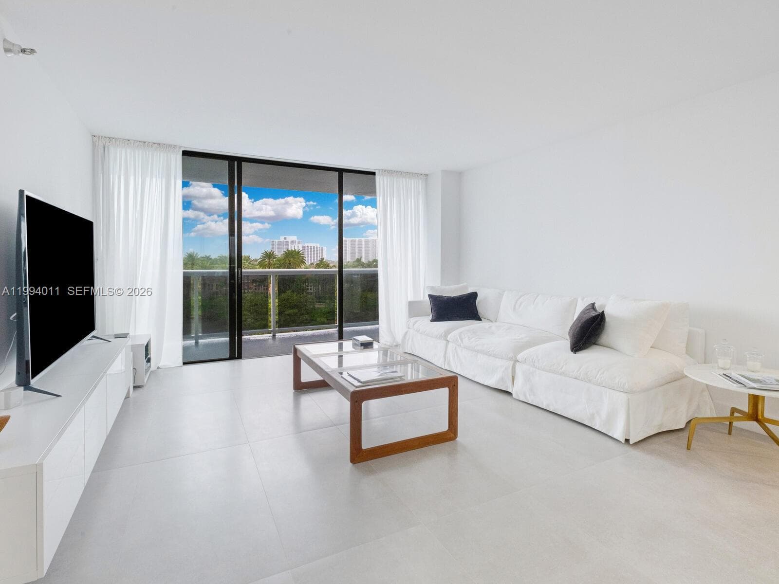 20505 Country Club Dr 531 photo 3