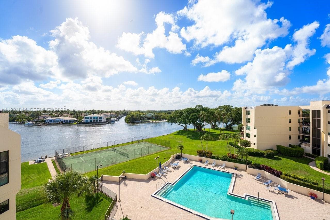 364 Golfview Rd 505 photo 17