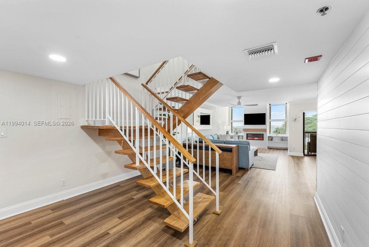 364 Golfview Rd 505 photo 22